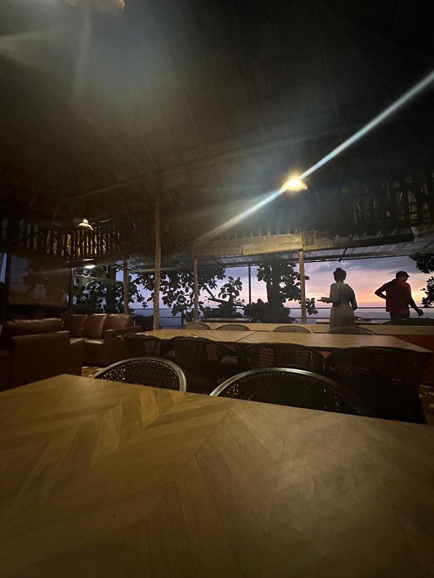 Sunset Valley Kerala Pool Resort - Serene Natural Forest Cottage Stay In Idukki With Sunrise & Sunset Panoramas, Natural Streams & Tranquil Summer Evenings Pīrmed Exterior foto