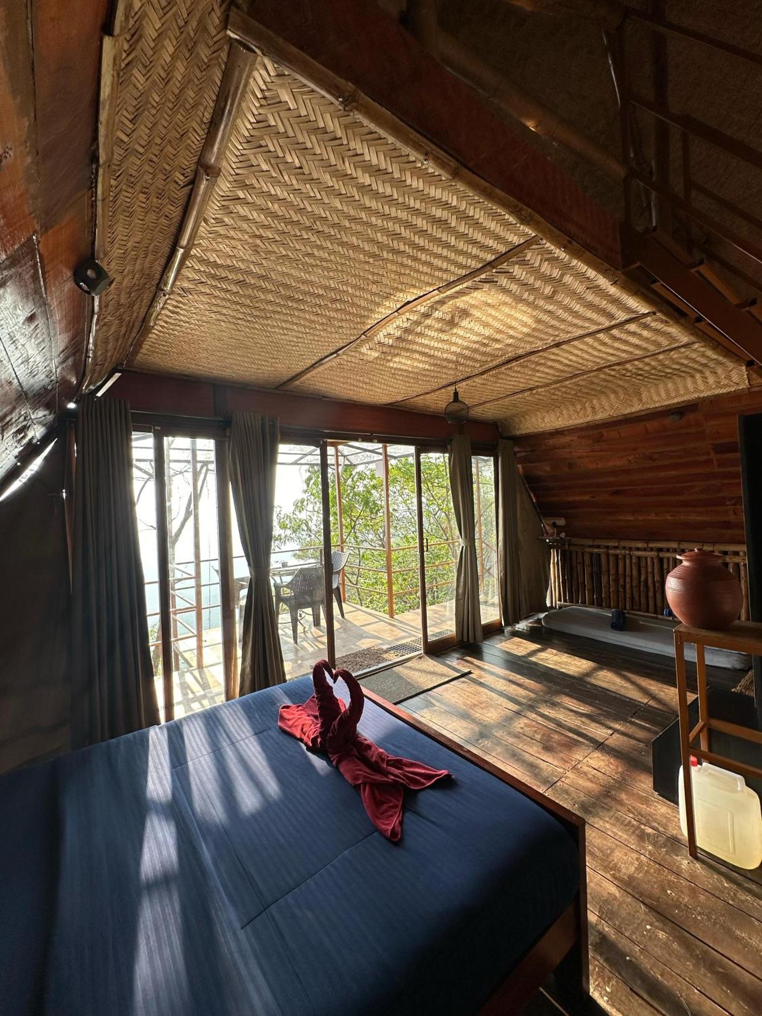 Sunset Valley Kerala Pool Resort - Serene Natural Forest Cottage Stay In Idukki With Sunrise & Sunset Panoramas, Natural Streams & Tranquil Summer Evenings Pīrmed Exterior foto