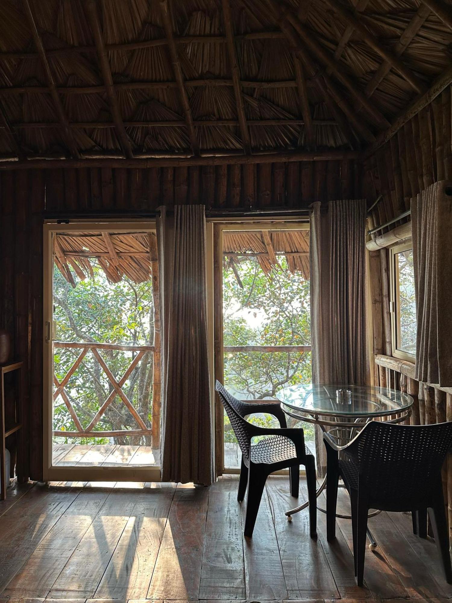 Sunset Valley Kerala Pool Resort - Serene Natural Forest Cottage Stay In Idukki With Sunrise & Sunset Panoramas, Natural Streams & Tranquil Summer Evenings Pīrmed Exterior foto