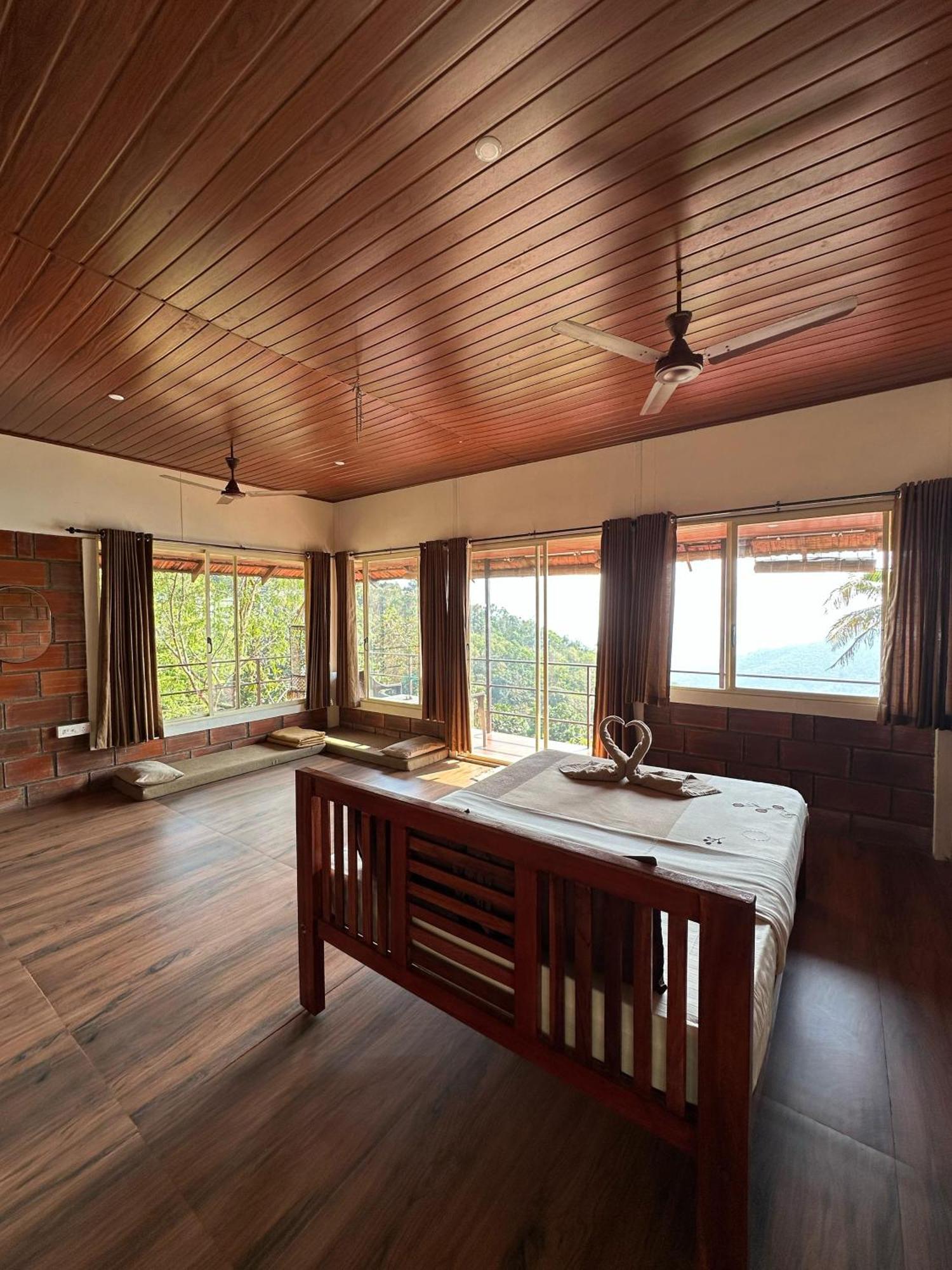 Sunset Valley Kerala Pool Resort - Serene Natural Forest Cottage Stay In Idukki With Sunrise & Sunset Panoramas, Natural Streams & Tranquil Summer Evenings Pīrmed Exterior foto